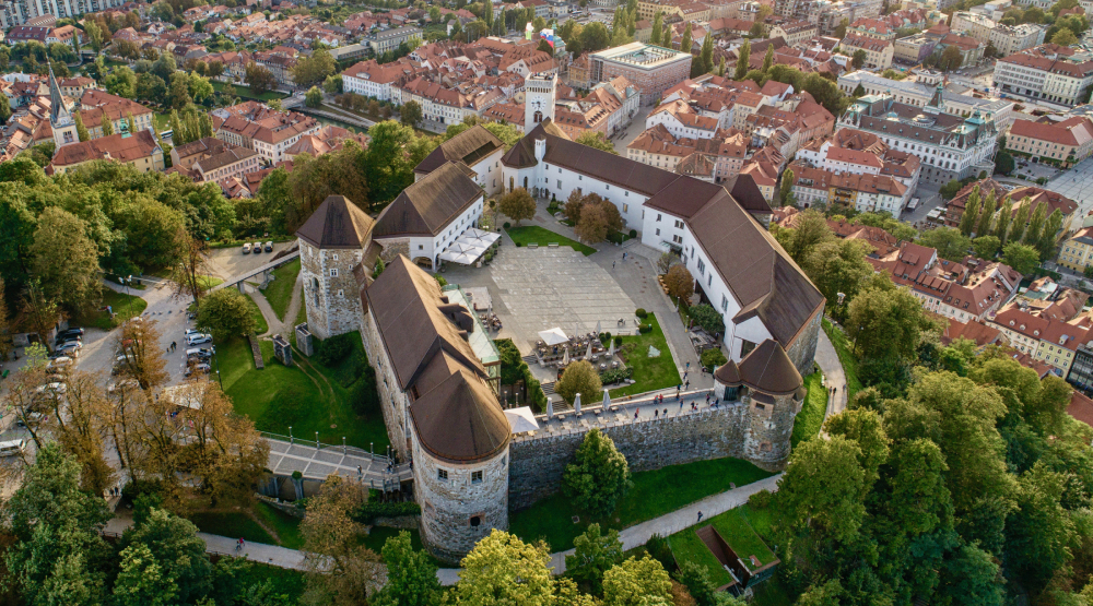 Ljubljanski grad z dronom hi res september 2019 13 2 1 1